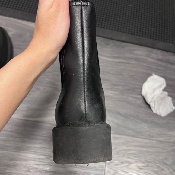REAL LEATHER BLACK CHELSEA BOOTS SIZE 6 - Picture 11 of 12